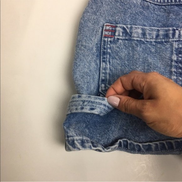 URBAN OUTFITTERS BDG Mom High Rise Jean Shorts - Picture 8 of 8